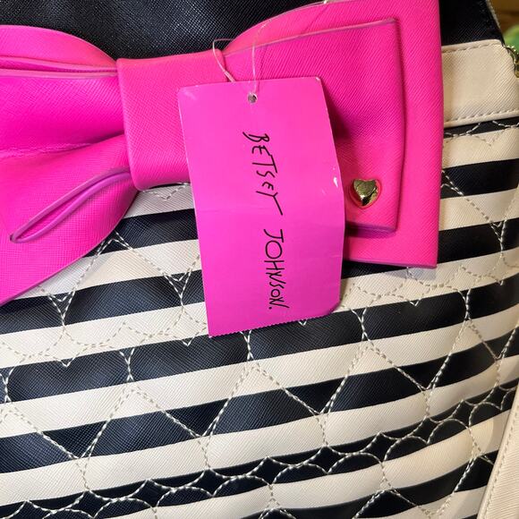 Betsey Johnson NWT Striped and Hearts Marilyn Satchel - Picture 3 of 8
